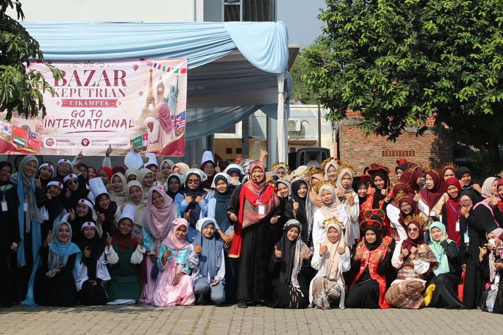 Cover image for Bazar Keputrian Go International: Jelajahi Rasa Dunia Lewat Kuliner Lintas Negara di Kotabaru